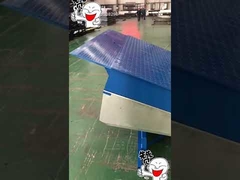 Livellatore di banchina blu con labbra retrattile