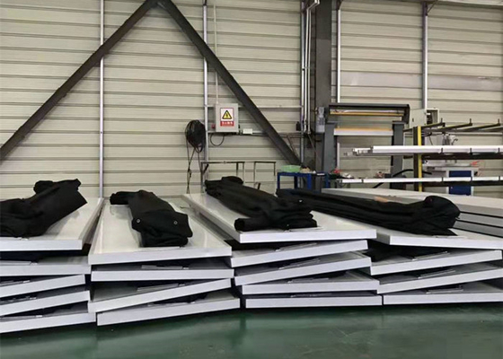 Warehouse Container Inflatable Dock Shelter With High Seal Insulation In Food Industry Cold Storage