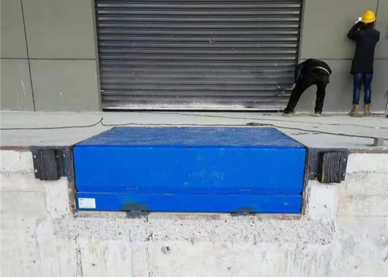 2000×2500mm Hydraulic Dock Levelers Hydraulic Loading Platform Custom Color