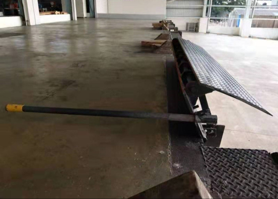 Mechanical Edge Of Dock Leveler Mini Truck Loading Equipment System Simply Operated