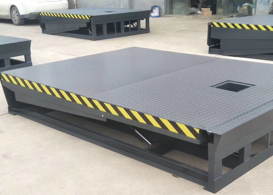 Foro lungo eccellente di manutenzione di Ton Electric Dock Leveler With del magazzino 8 di lunghezza di 5m